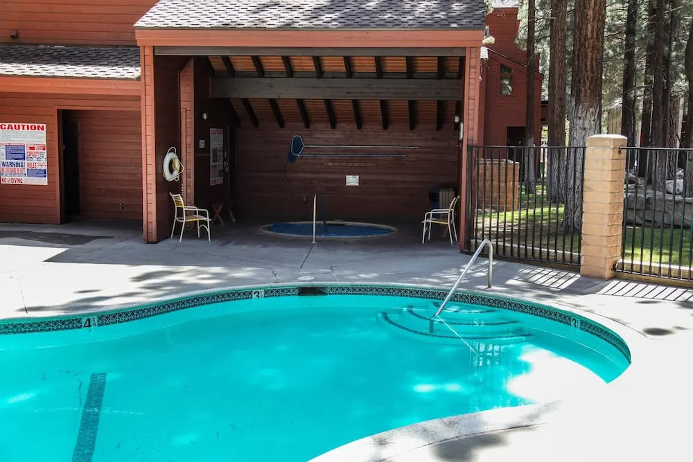 Winterset #3 3 Bedroom Condo by RedAwning