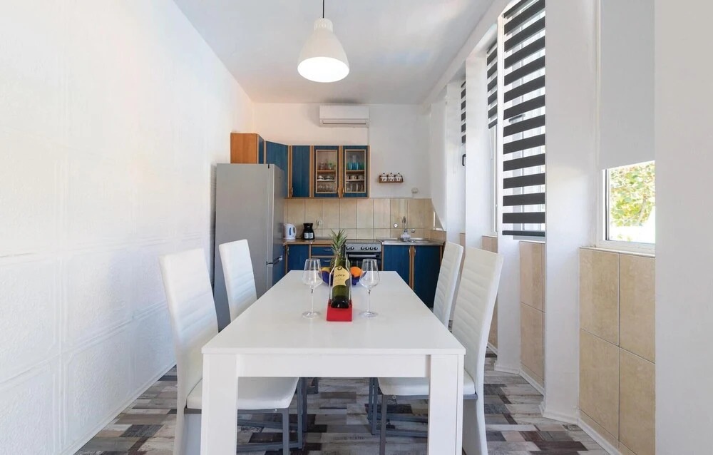 Beautiful Apartment in Zadar With 2 Bedrooms, Wifi and Outdoor Swimming Pool