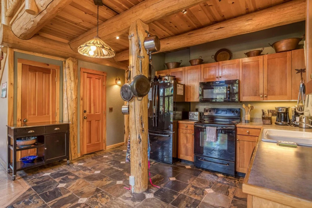The Stellar Cabins