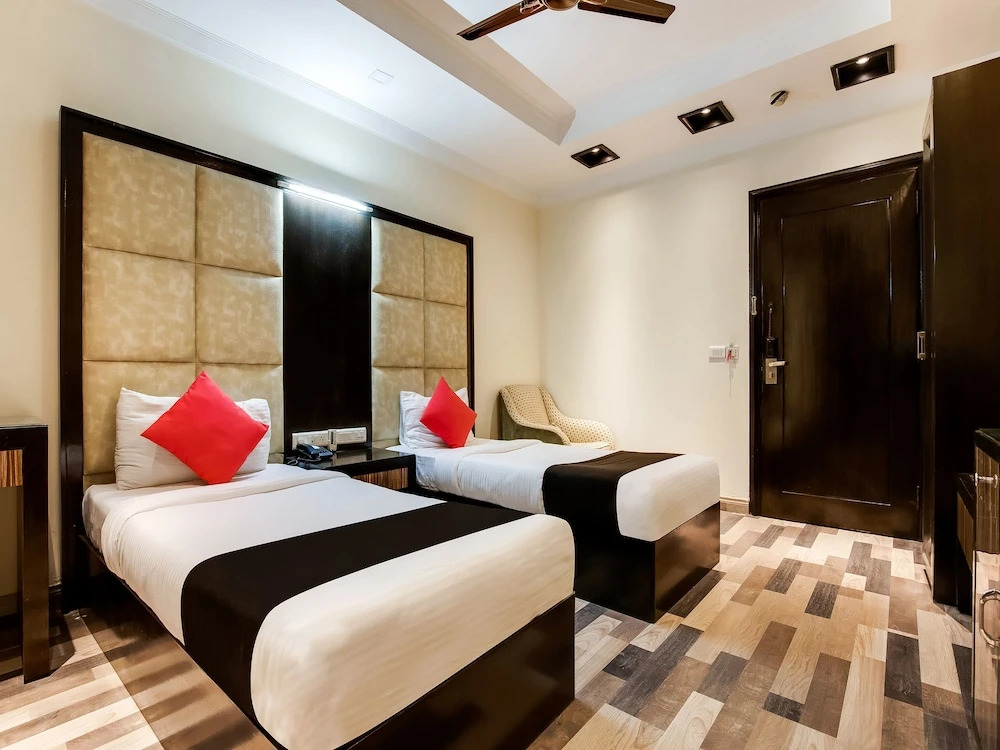 OYO 7075 Hotel Oakland