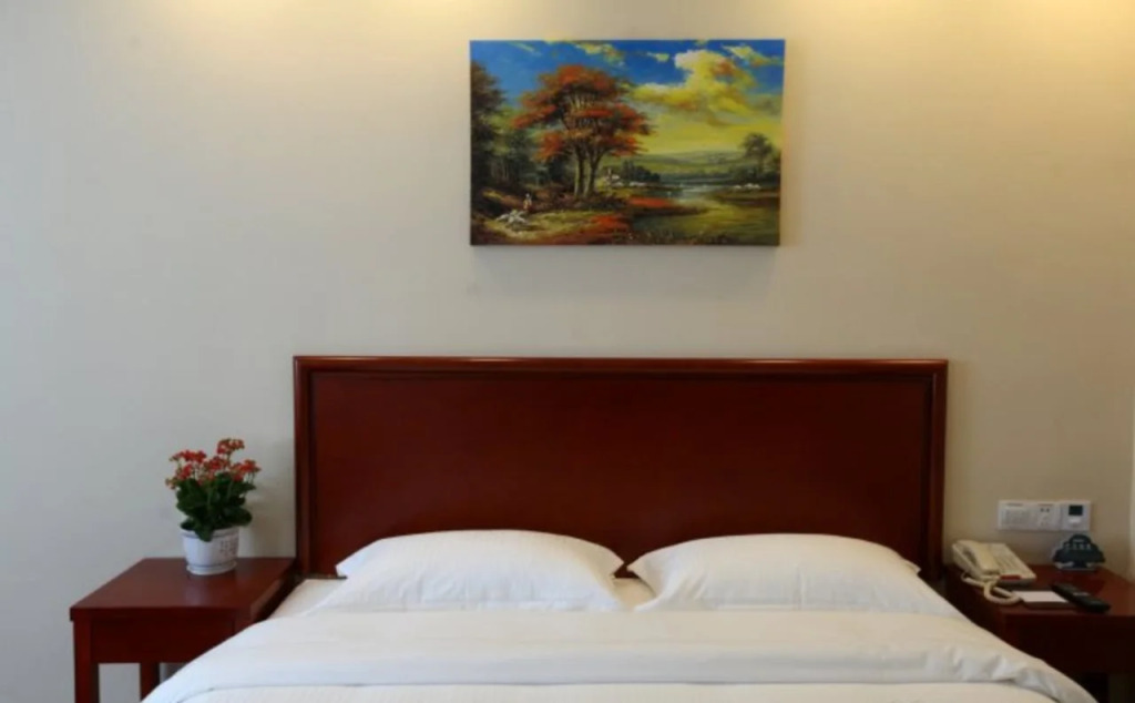 GreenTree Inn YunCheng South of Railway Station North FengHuang Road Shell Hotel