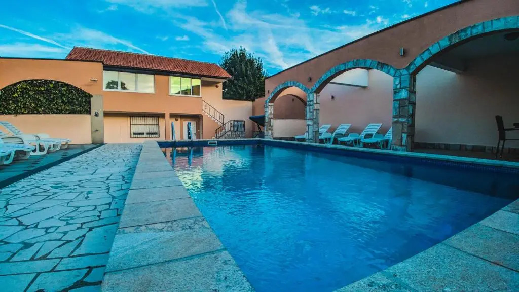 Holiday Home Rozić - Villa with private seasonal heated pool
