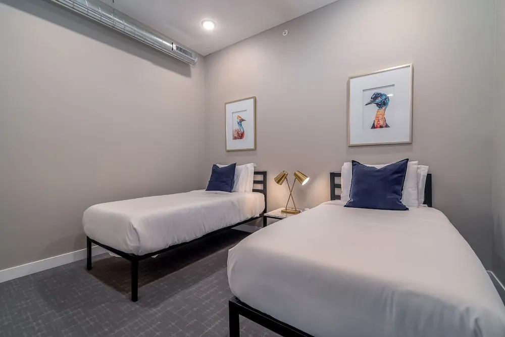 Des Moines Alluring 2BD 2BA Downtown Apartment