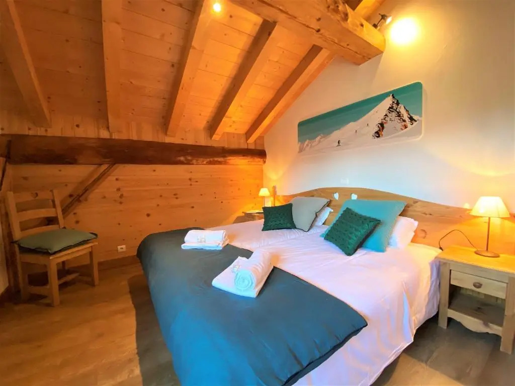 Chalet in Morzine Sleeping 12 with Sauna