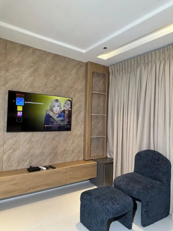 Greyfield Apartment Annex