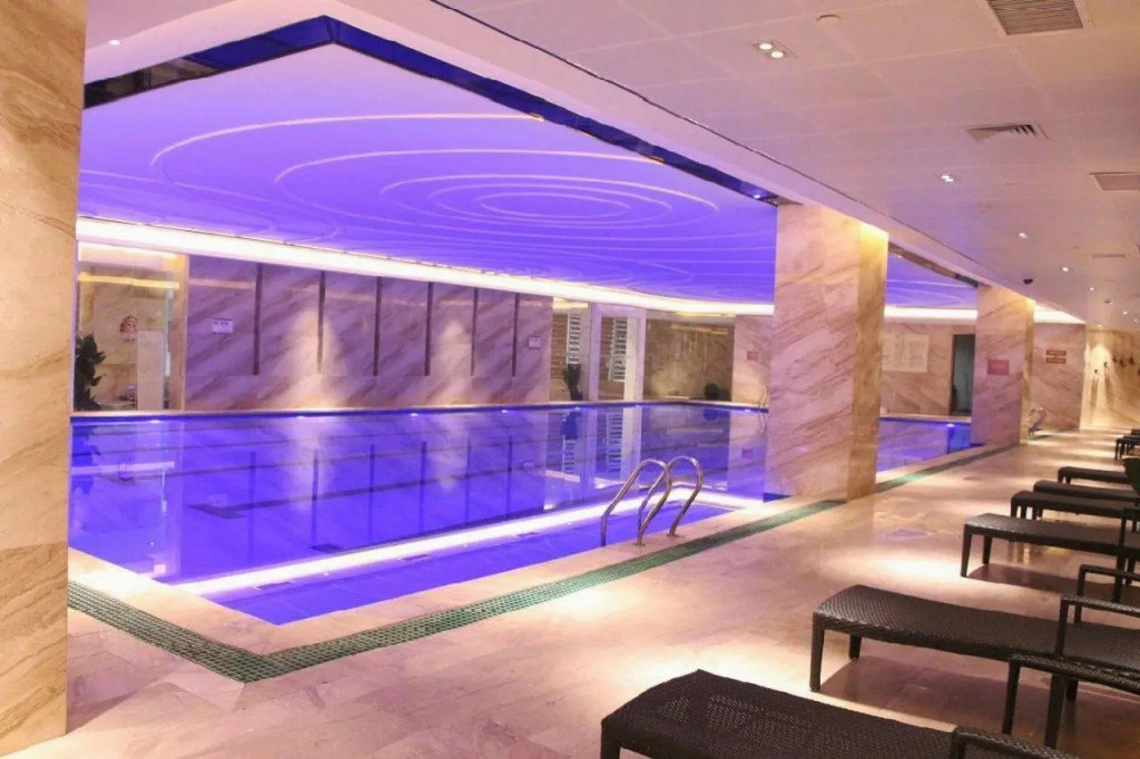 Guolong Hotel
