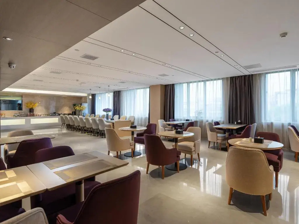 Lavande Hotel Wuhan 2nd Guanggu Road