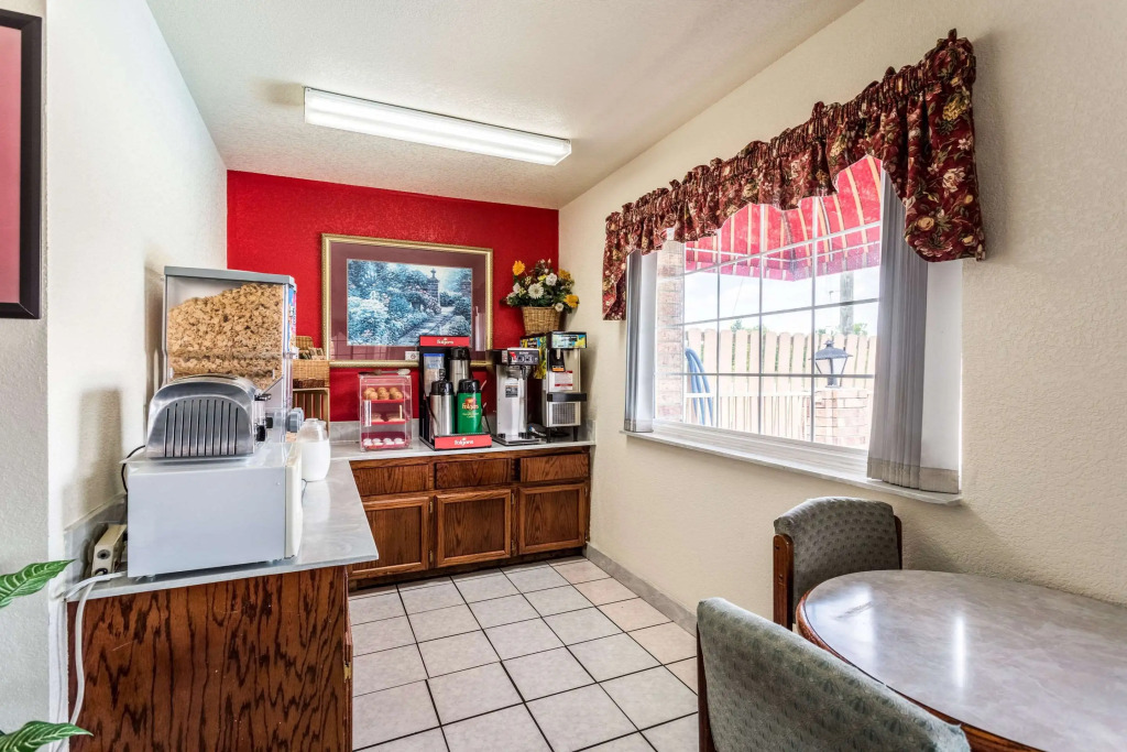 Econo Lodge & Suites Brinkley