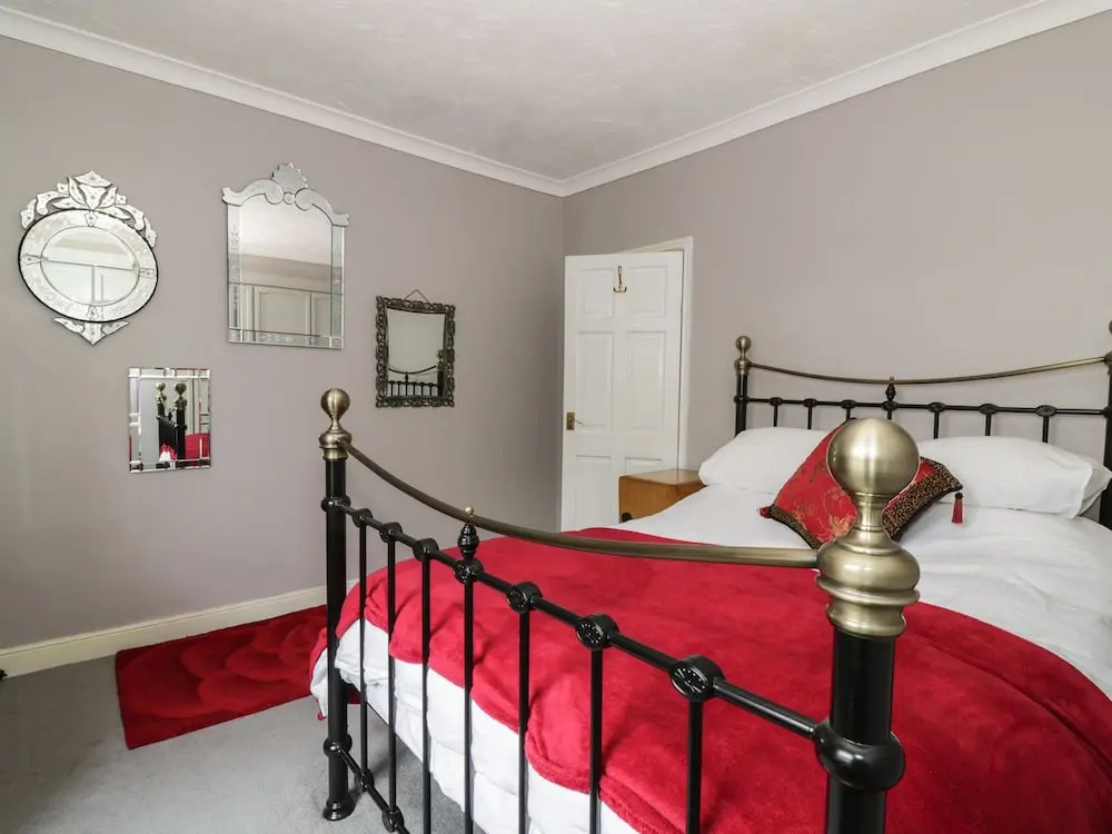 9 Oaklands Terrace