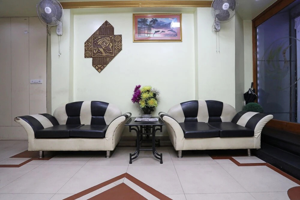 Hotel Parbati International