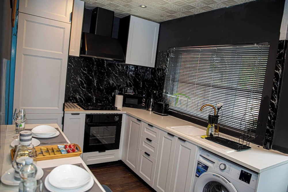 Home in Manchester Near Etihad Stadium - Parking