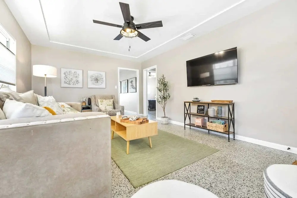 Sunny Side Up A Charming Retreat!