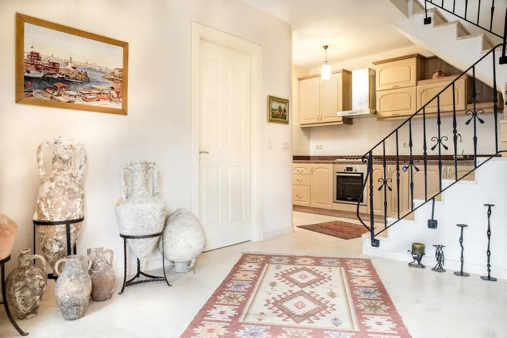 Metis Stone Home