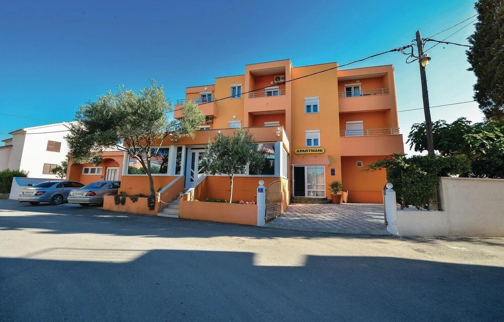 Nice Home in Privlaka With Wifi and 1 Bedrooms