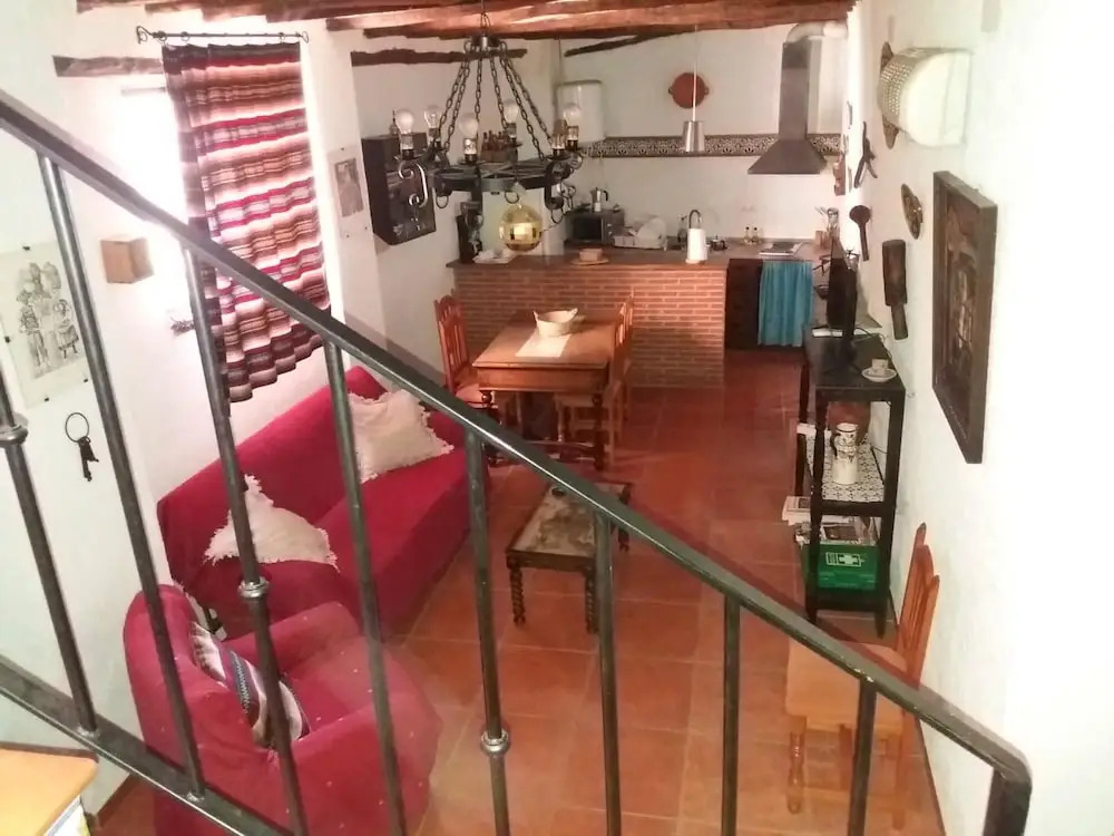 Spacious comfortable house in Quesada with balcony