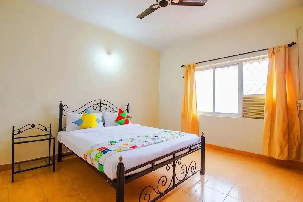 OYO 19181 Home Bright 2BHK Near Club Cubana