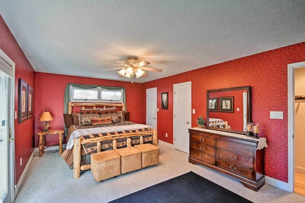 Summer in the Smokies! Hayesville Bungalow w/ Deck