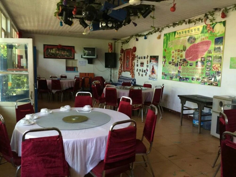 Qinglongxia Pinfu Scenic Farm Stay