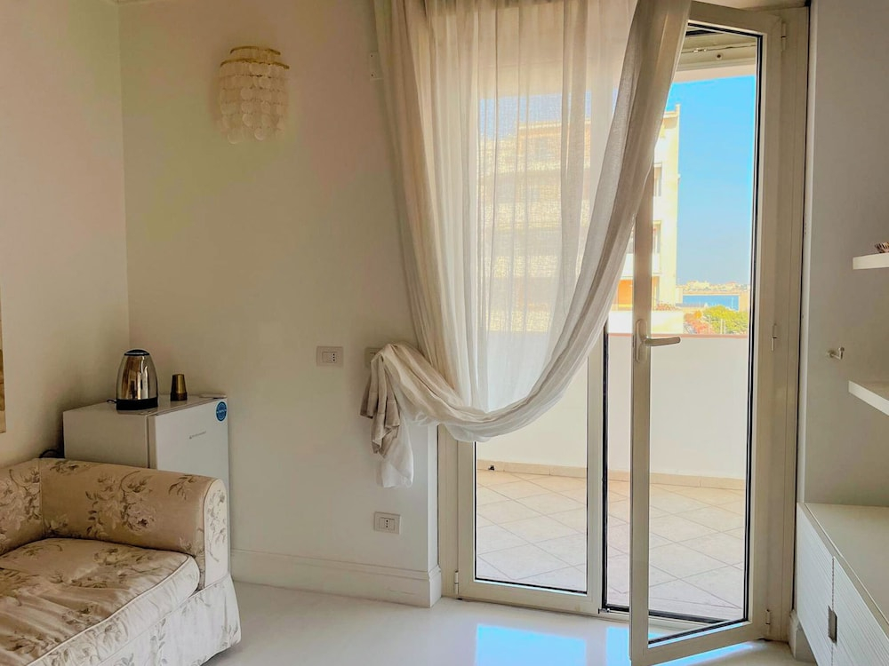 Mora Suite