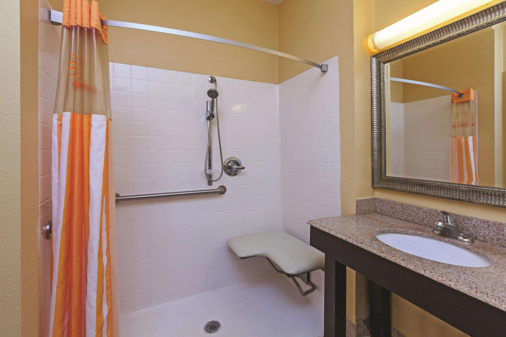 La Quinta Inn & Suites by Wyndham Angleton