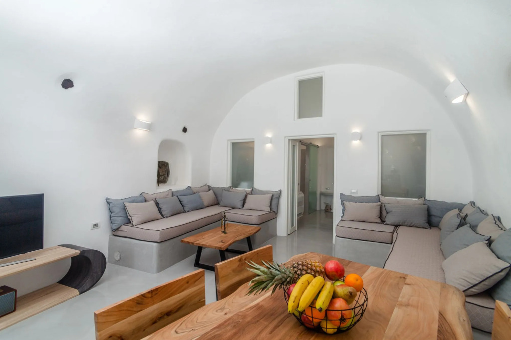 Antrum Cave Villa
