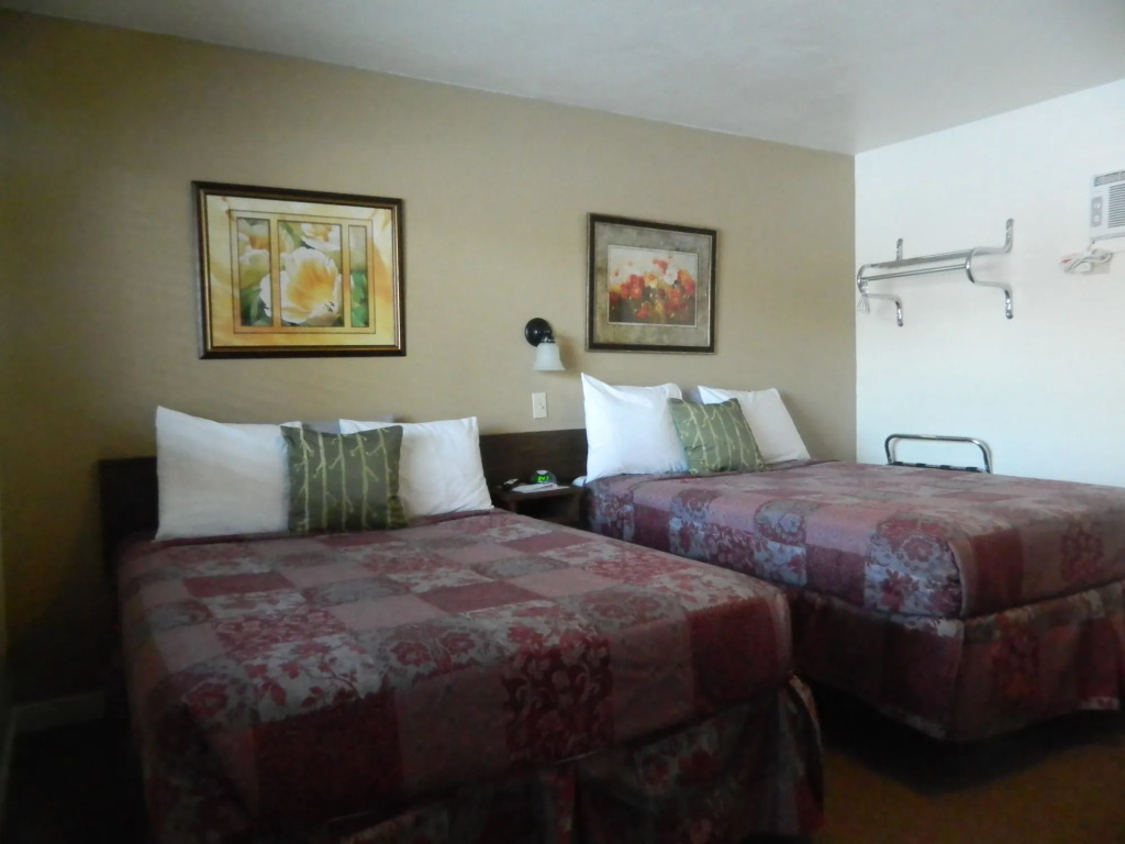 Country Motor Inn