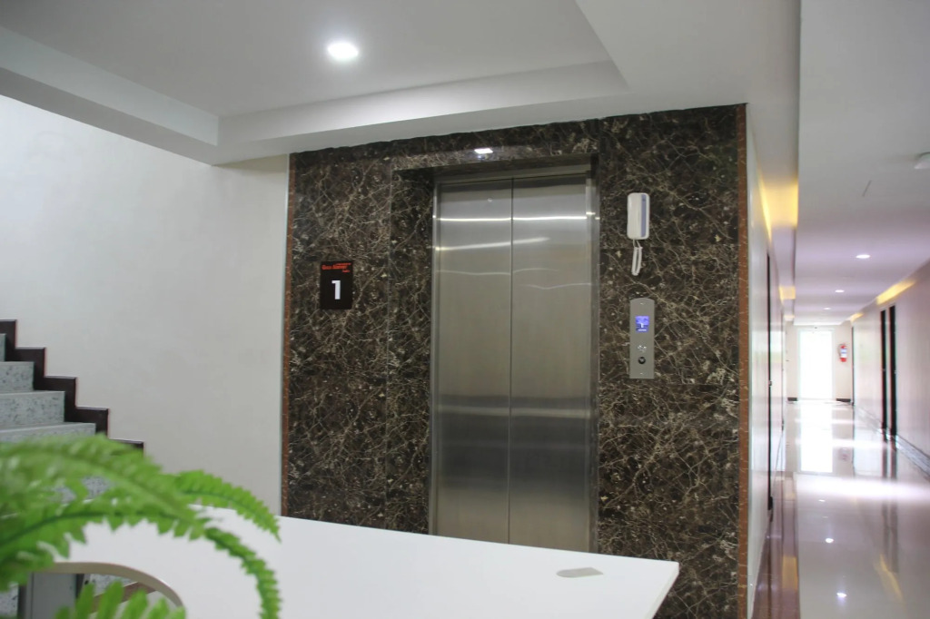 Gold Airport Suites