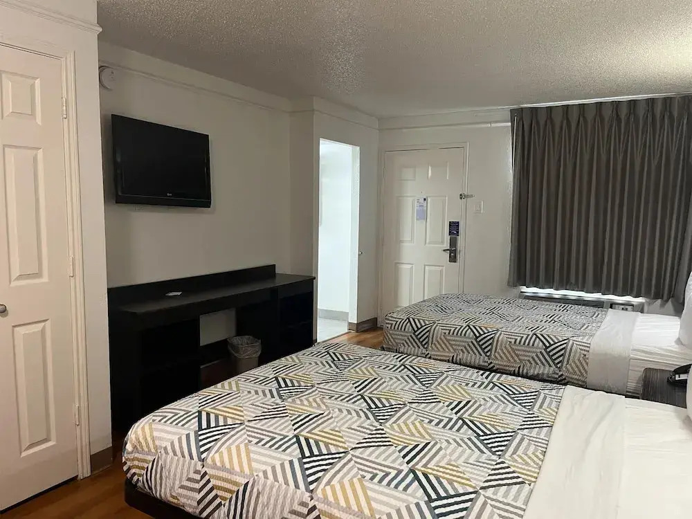Studio 6 Suites Euless, TX - DFW West