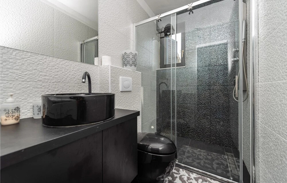 Beautiful Home in Privlaka With Wifi and 4 Bedrooms