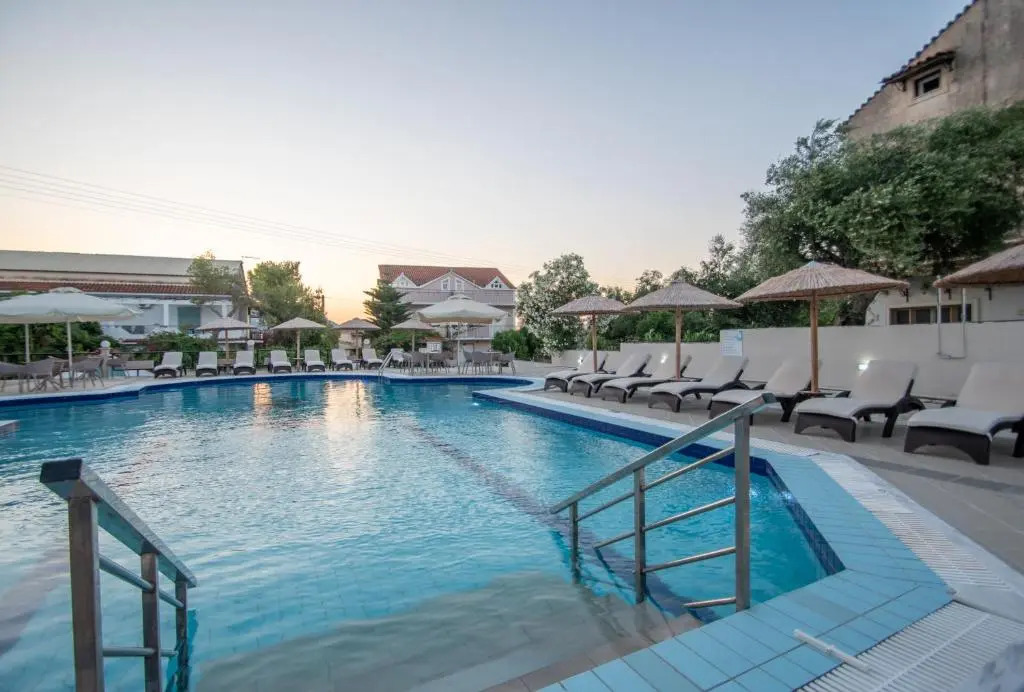 Avra Alykes resort
