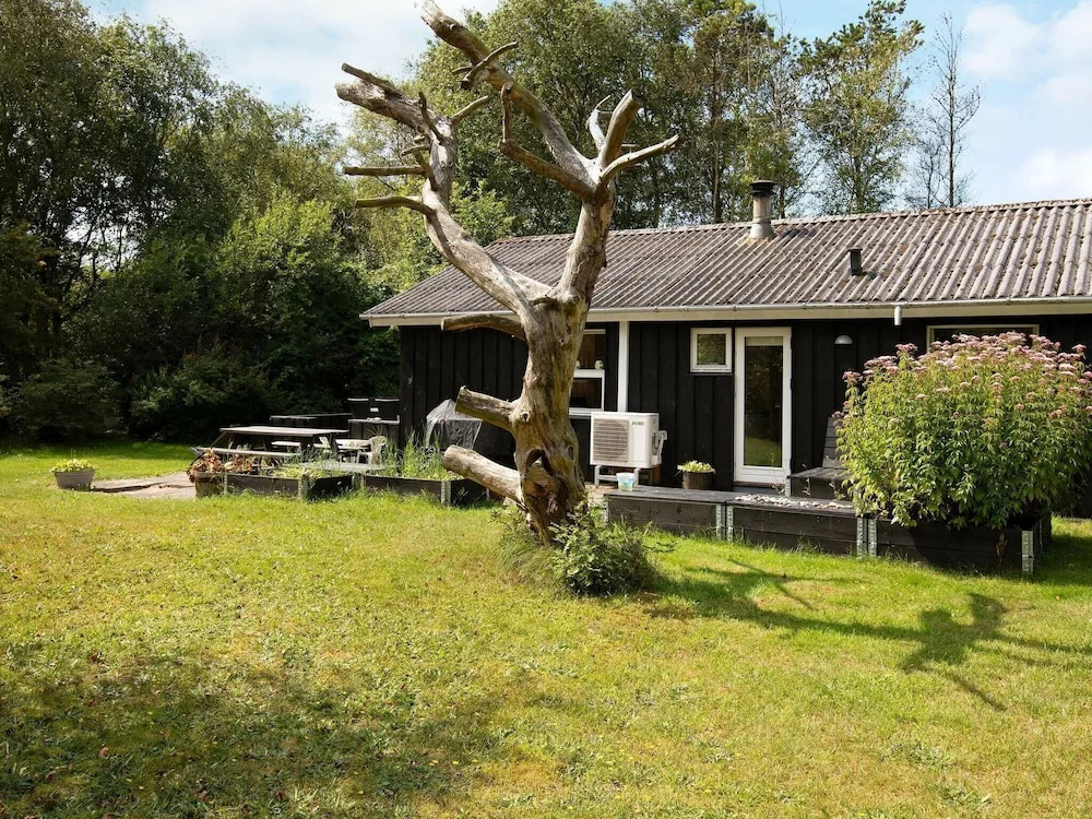 Luring Holiday Home in Ringkøbing With Terrace