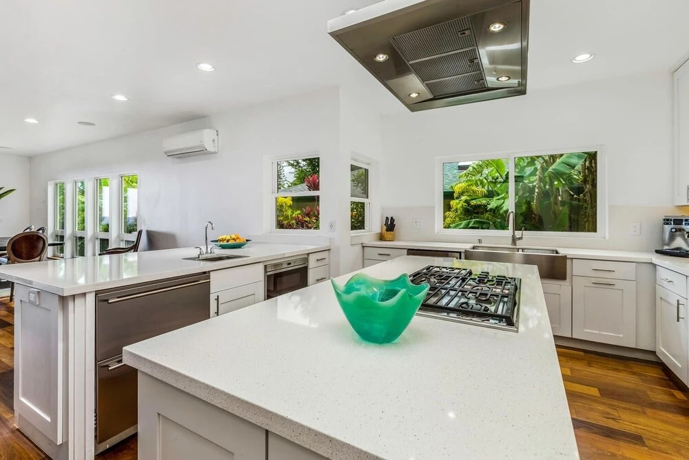 Punahele Point 3 Bedroom Home by Redawning