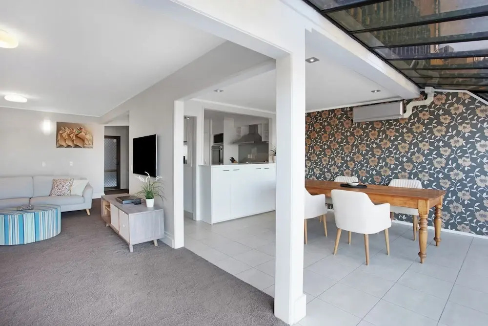 Parnell Vista 2BR Apartment with Seaview