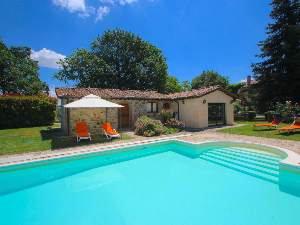 Exquisite Villa in San Venanzo with Private Pool