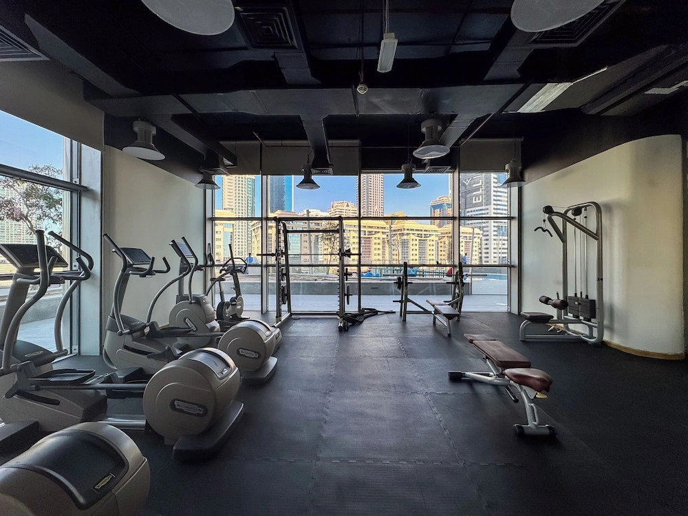 PVH - Central Park 1BR with Study Room