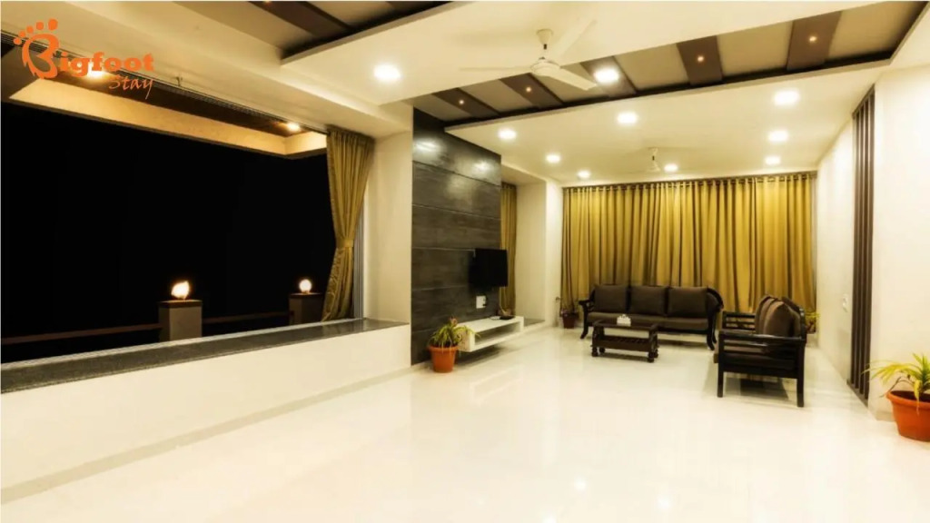 Paras Villa
