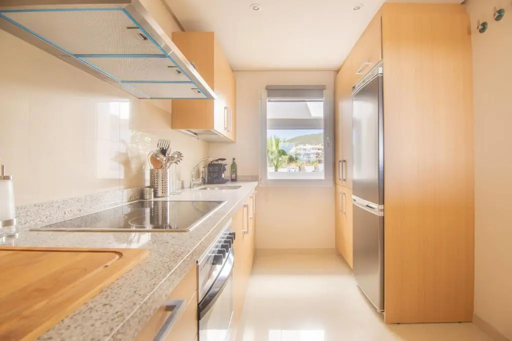 2237-Modern apt with private beach