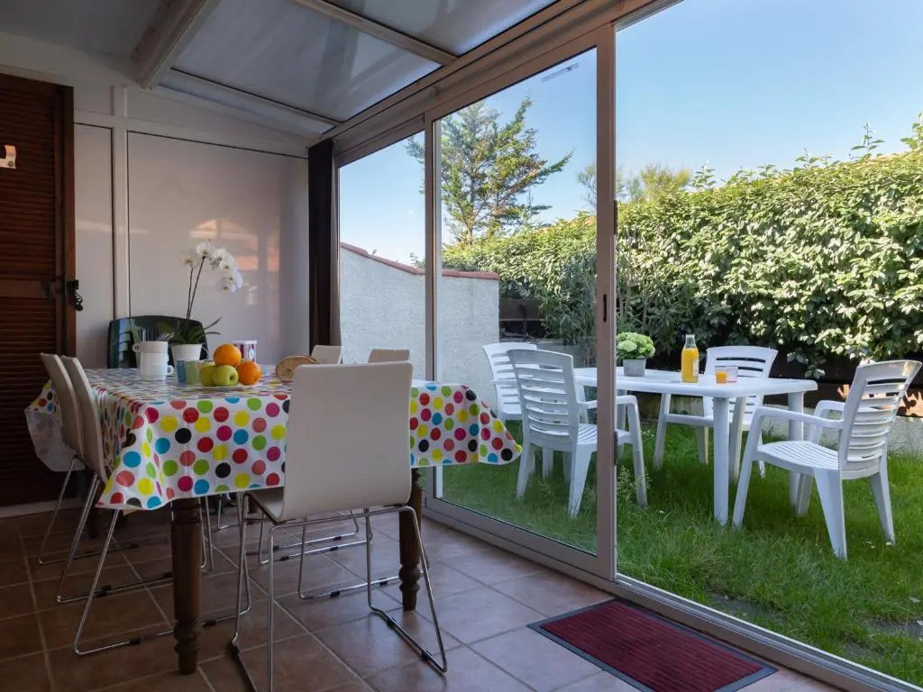 Villa Mitoyenne avec Jardin, Proche Plage à Seignosse, Piscine, Parking Privé et Wifi - FR-1-239-421