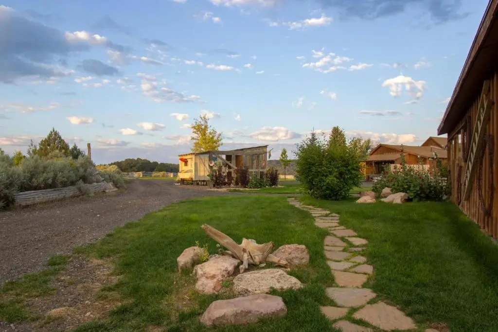 Beautiful 1 BR "Barn" Cabin - Perfect for Small Families
