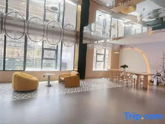 Jingfang E-sports Homestay (Tongchuan Bridge Shenghua Plaza)