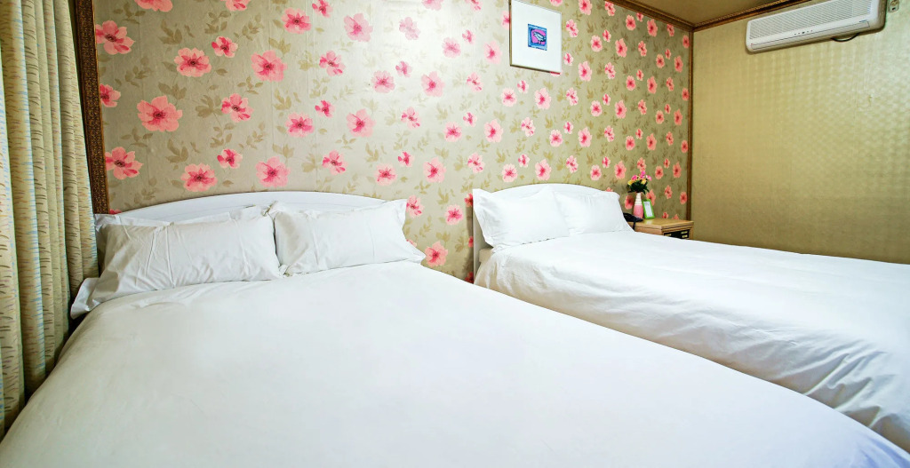 Emerald Hotel