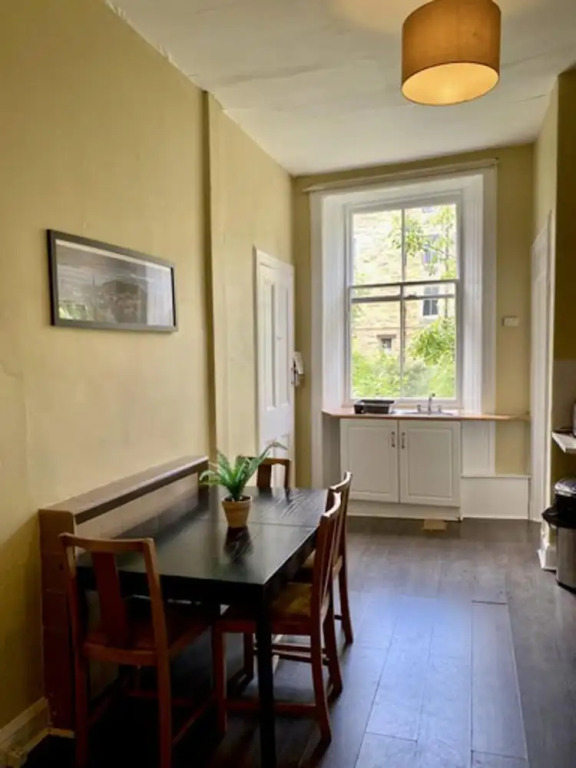 Large 5 Bedroom Flat in Marchmont, Edinburgh