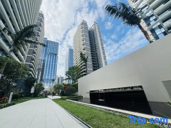 Laike · Urban Space Design Aesthetic Homestay (Sanya HT Duty Free Joy City)