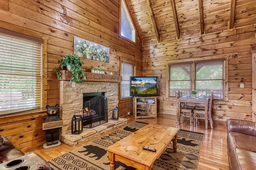 ER5 - Log Heaven - Great location! Close to all the action! cabin