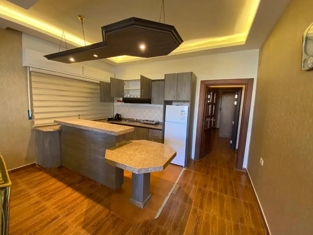 Al-Farouq Suites