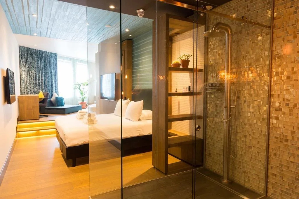 Manzos Suites