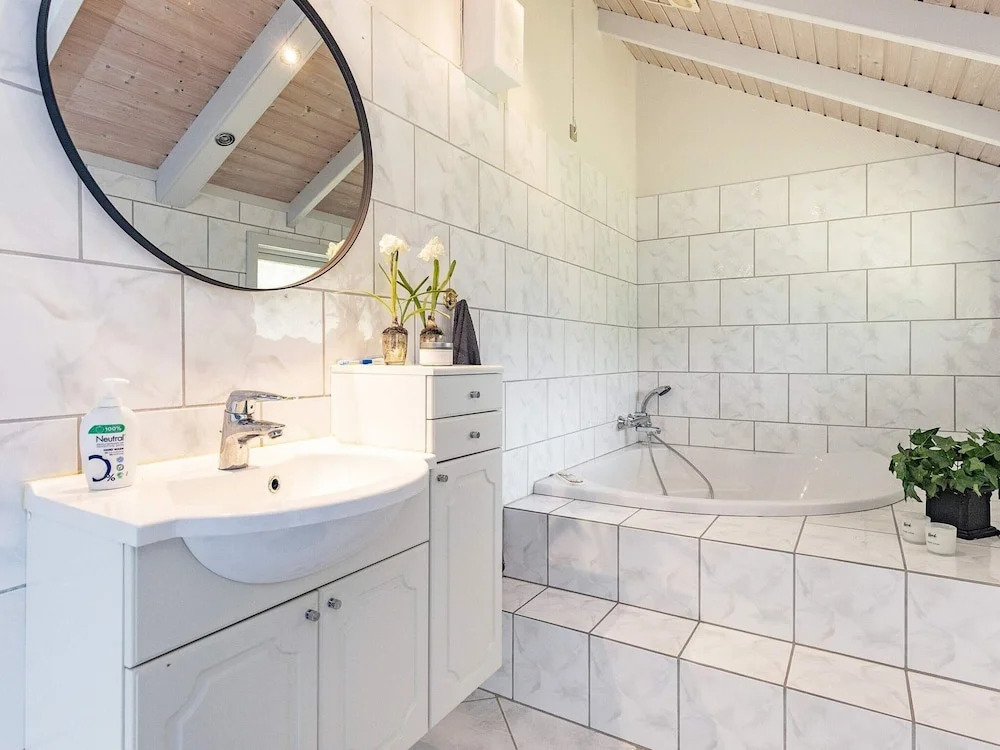 6 Person Holiday Home in Vaeggerlose