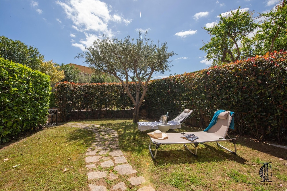Il Borgo 20 D4 700m From The Beach