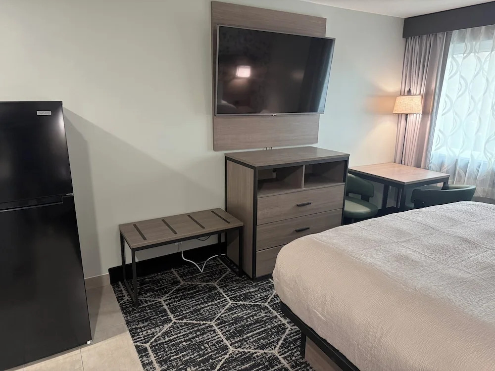 Red Lion Inn & Suites Kansas City