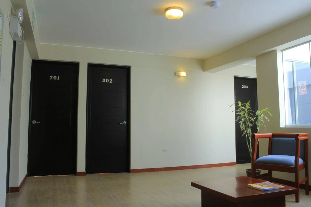 Naira Hotel